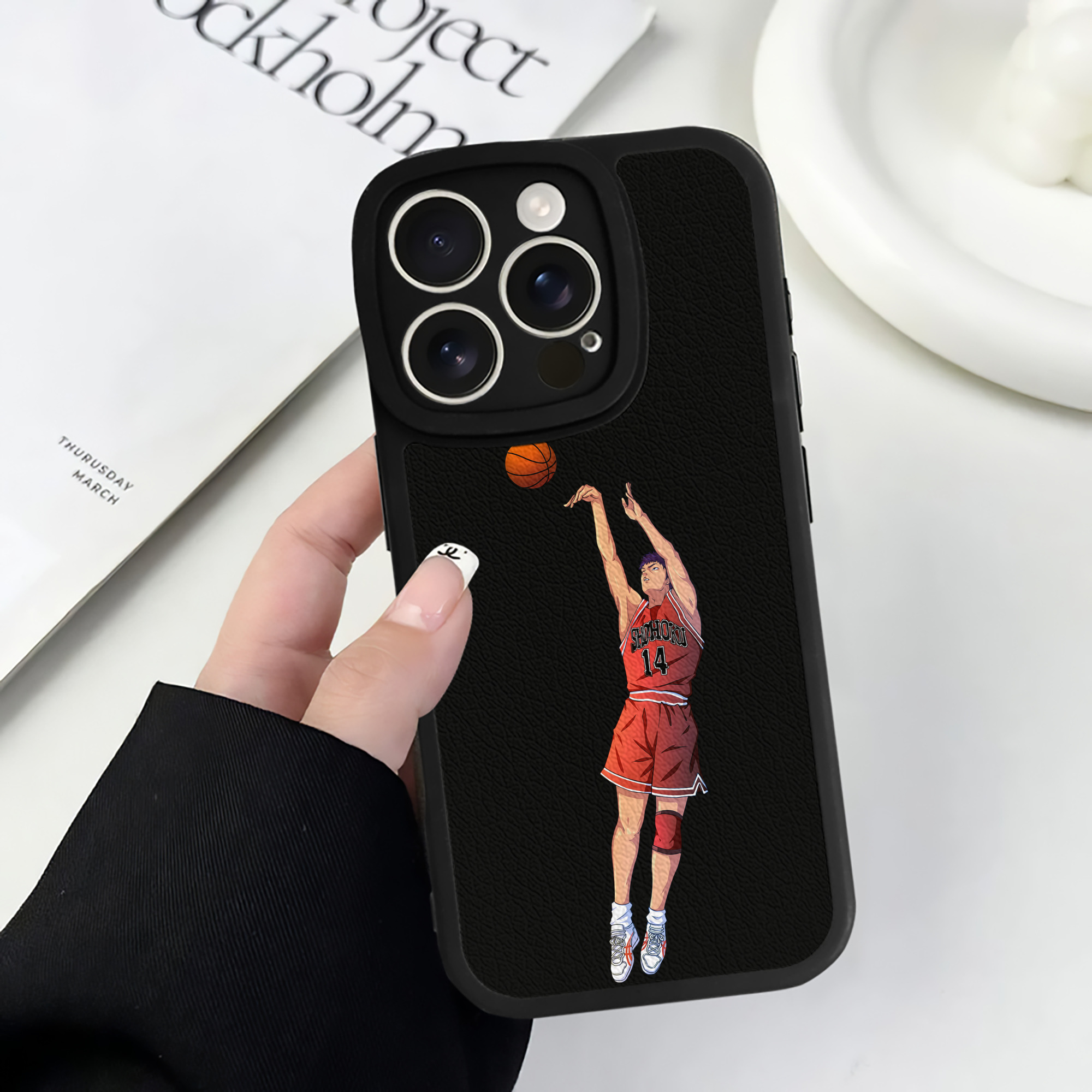 （画像用） SLAM DUNK／スラムダンク 【iPhone 16シリーズ対応】シリコンスマホケース（レザー調） 材質：シリコン